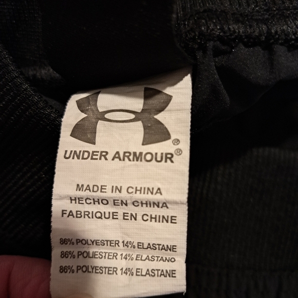 Under Armour girls size 6 black lightweight rushed leg pants - Picture 3 of 7